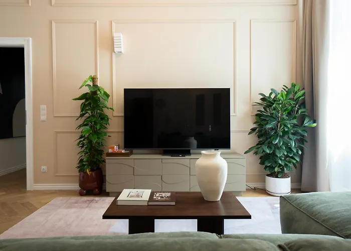 Modern 2-bedroom Flat - Prime Landstrasse Location Viena