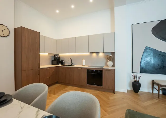 Modern 2-bedroom Flat - Prime Landstrasse Location Viena