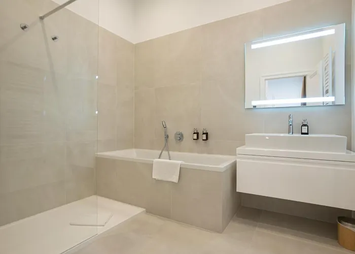 Modern 2-bedroom Flat - Prime Landstrasse Location Apartamento *