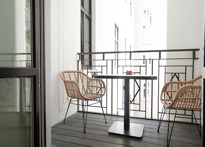 Modern 2-bedroom Flat - Prime Landstrasse Location Apartamento